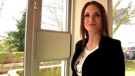 Marie – Marie, 26ans, belle, distinguee et… tres coquine! (JacquieEtMichelTV.net/Indecentes-Voisines.com/2019/FullHD) Stream, Indecentes-voisines